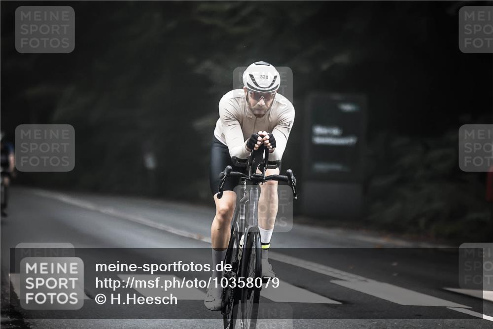 13.09.2026 - Stadtparktriathlon H.Heesch http://msf.ph/oto/10358079 13.09.2026 09:53:48 Radfahren 243, 251, 274, 289, 290, 328 meine-sportfotos.de