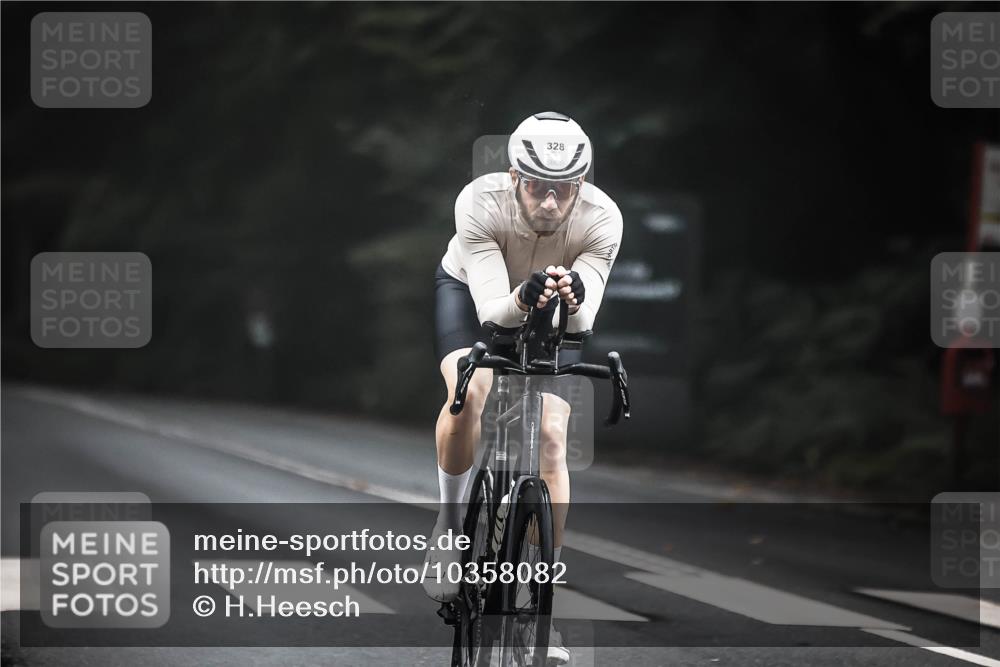 13.09.2026 - Stadtparktriathlon H.Heesch http://msf.ph/oto/10358082 13.09.2026 09:53:48 Radfahren 243, 251, 274, 289, 290, 328 meine-sportfotos.de