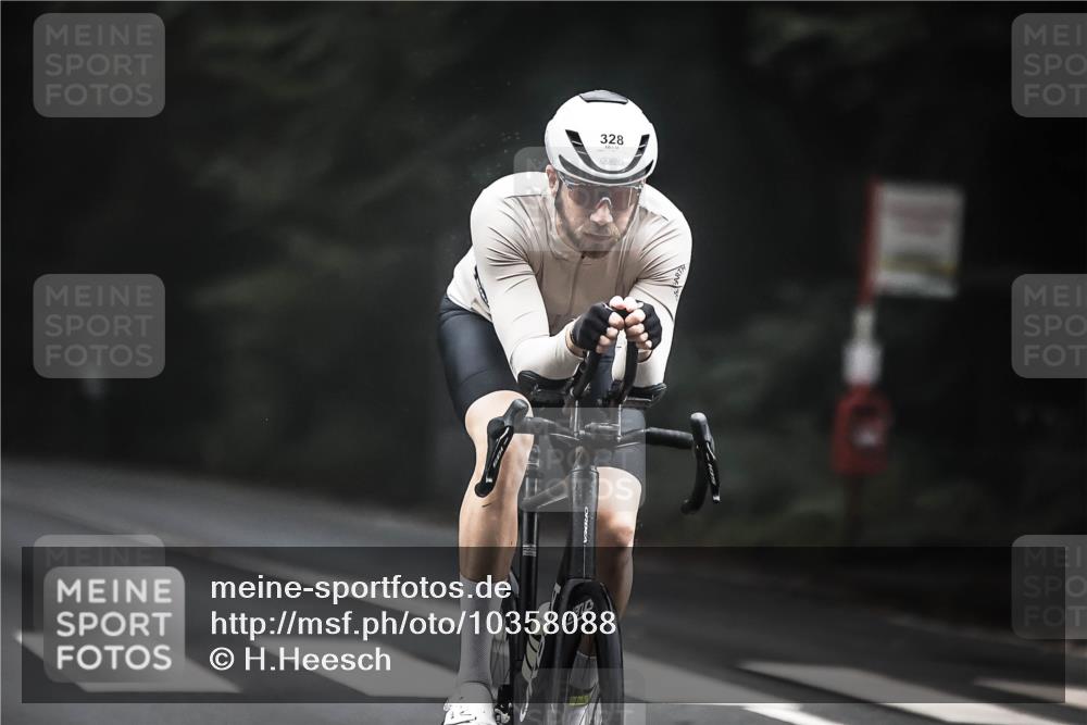 13.09.2026 - Stadtparktriathlon H.Heesch http://msf.ph/oto/10358088 13.09.2026 09:53:48 Radfahren 243, 251, 274, 289, 290, 328 meine-sportfotos.de