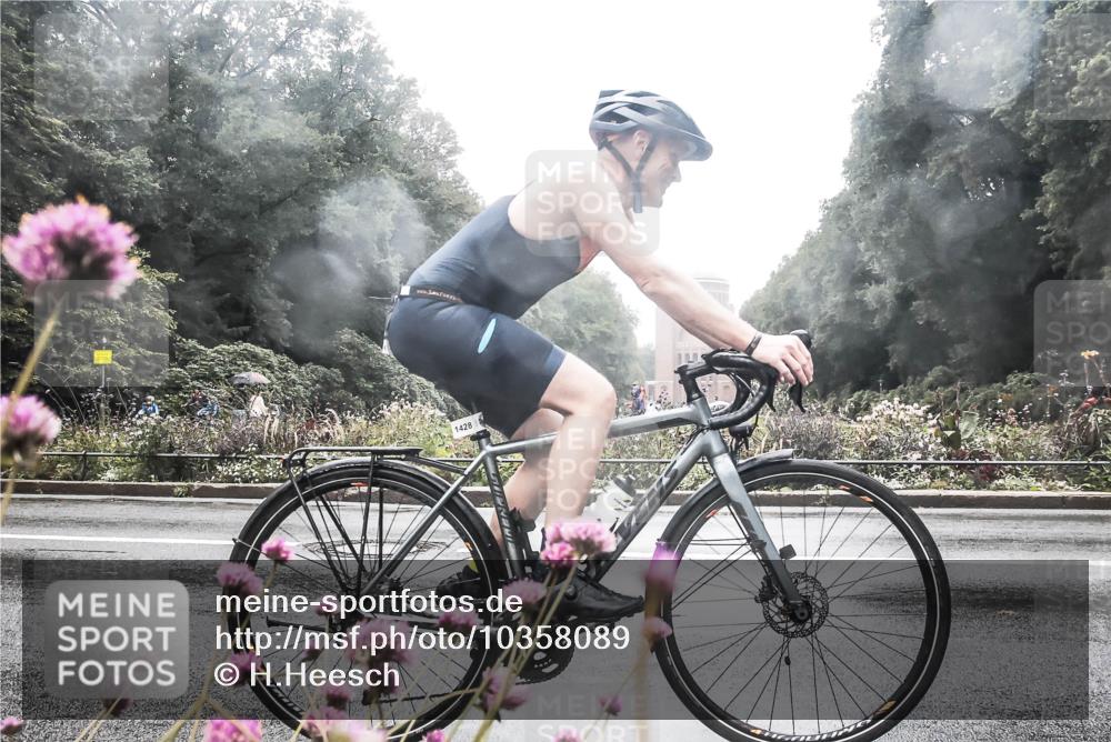 13.09.2026 - Stadtparktriathlon H.Heesch http://msf.ph/oto/10358089 13.09.2026 13:16:09 Radfahren 1258, 1366, 1418, 1428 meine-sportfotos.de