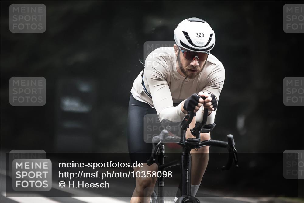 13.09.2026 - Stadtparktriathlon H.Heesch http://msf.ph/oto/10358098 13.09.2026 09:53:48 Radfahren 243, 251, 274, 289, 290, 328 meine-sportfotos.de