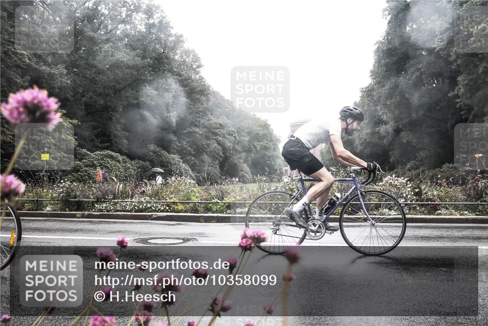 13.09.2026 - Stadtparktriathlon H.Heesch http://msf.ph/oto/10358099 13.09.2026 13:16:16 Radfahren 1264, 1351, 1383, 1437, 1446, 1457 meine-sportfotos.de