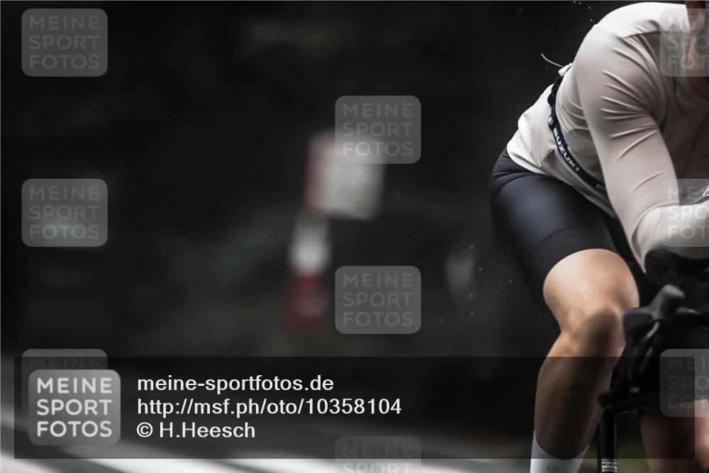 13.09.2026 - Stadtparktriathlon H.Heesch http://msf.ph/oto/10358104 13.09.2026 09:53:49 Radfahren 243, 251, 274, 289, 290, 328 meine-sportfotos.de