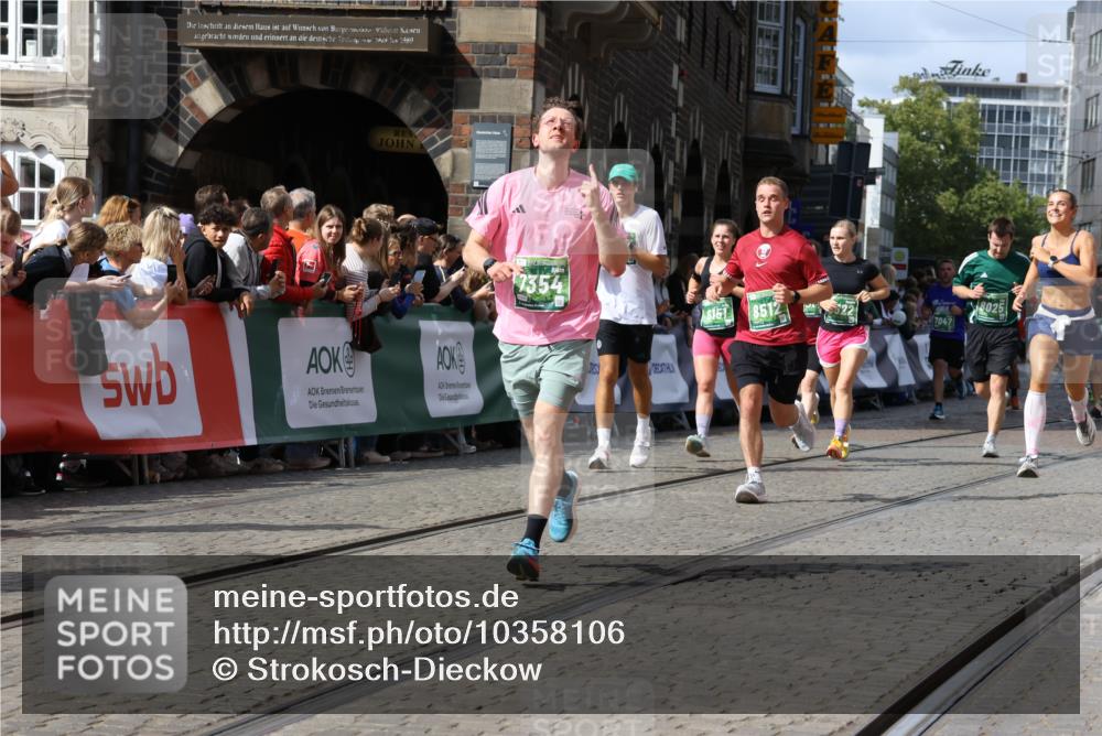 13.09.2026 - 21. swb-Marathon Bremen Strokosch-Dieckow http://msf.ph/oto/10358106 13.09.2026 13:33:52 Ziel 930, 2872, 2960, 2980, 3201, 3562, 3761, 4052, 4219, 4490, 4492, 4536, 4543, 5560, 5660, 5726, 5861, 5862, 5914, 6256, 6421, 6538, 6597, 6777, 6808, 6844, 6882, 6997, 7523, 7633, 7652, 7863, 8093, 8177, 8501, 8599, 8602, 8691, 9206, 9390, 9508, 9883, 10114, 13078, 1364, 1656, 2355, 2727, 3162, 3389, 3522, 3790, 3984, 4613, 5341, 5563, 5587, 6090, 6151, 6509, 6623, 7047, 7303, 7431, 7988, 8025, 8512, 8641, 8910, 13118 meine-sportfotos.de