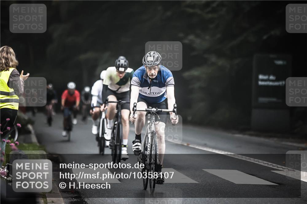13.09.2026 - Stadtparktriathlon H.Heesch http://msf.ph/oto/10358107 13.09.2026 09:53:51 Radfahren 229, 232, 243, 251, 274, 289, 290, 328 meine-sportfotos.de