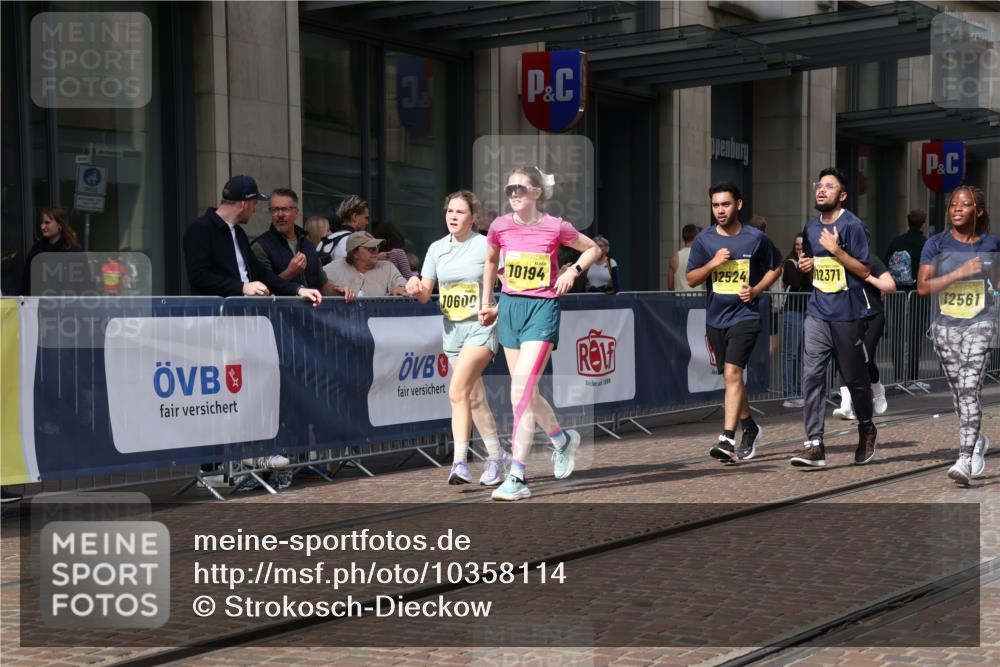 13.09.2026 - 21. swb-Marathon Bremen Strokosch-Dieckow http://msf.ph/oto/10358114 13.09.2026 11:18:21 Ziel 10005, 10176, 10194, 10264, 10344, 10535, 10568, 10600, 10895, 10899, 10997, 11443, 12371, 12422, 12561, 10191, 10192, 10459, 10513, 10535, 10651, 10713, 10895, 11482, 11808, 11829, 11943, 12177, 12178 meine-sportfotos.de