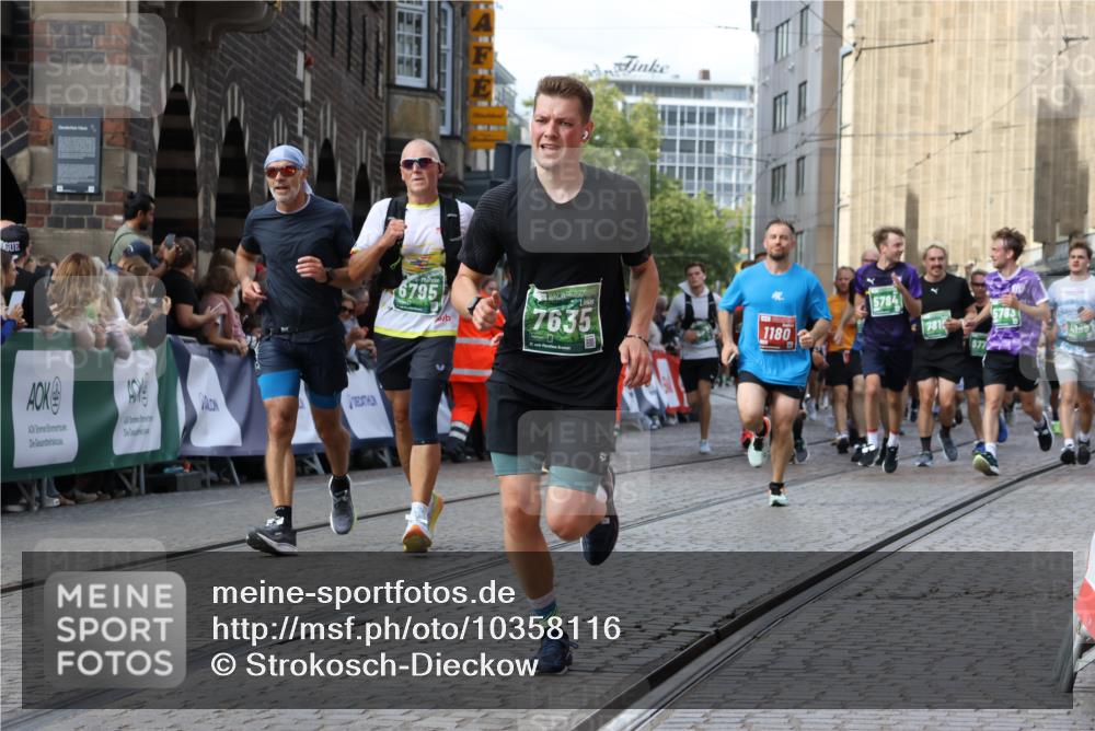 13.09.2026 - 21. swb-Marathon Bremen Strokosch-Dieckow http://msf.ph/oto/10358116 13.09.2026 13:37:41 Ziel 270, 391, 448, 869, 1180, 3323, 3333, 3627, 3823, 4628, 5388, 5547, 5577, 5612, 5738, 5791, 6904, 6947, 7074, 7571, 8268, 8439, 8443, 8553, 8748, 8753, 9701, 10106, 13077, 581, 1851, 2342, 3316, 4159, 4394, 4675, 4902, 4942, 5783, 5784, 6001, 6083, 6596, 6795, 7540, 7815, 7894, 7985, 8010, 8138, 8204, 8440, 8450, 8920, 8972, 9099, 9481, 9774, 13228 meine-sportfotos.de