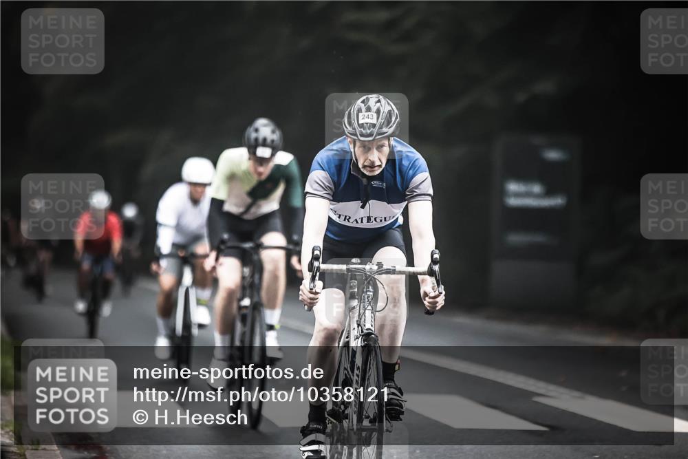 13.09.2026 - Stadtparktriathlon H.Heesch http://msf.ph/oto/10358121 13.09.2026 09:53:52 Radfahren 229, 232, 243, 251, 267, 274, 289, 328 meine-sportfotos.de