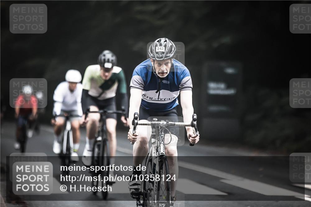 13.09.2026 - Stadtparktriathlon H.Heesch http://msf.ph/oto/10358124 13.09.2026 09:53:52 Radfahren 229, 232, 243, 251, 267, 274, 289, 328 meine-sportfotos.de