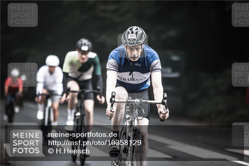 13.09.2026 - Stadtparktriathlon H.Heesch http://msf.ph/oto/10358129 13.09.2026 09:53:52 Radfahren 229, 232, 243, 251, 267, 274, 289, 328 meine-sportfotos.de