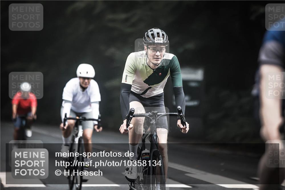 13.09.2026 - Stadtparktriathlon H.Heesch http://msf.ph/oto/10358134 13.09.2026 09:53:53 Radfahren 229, 232, 243, 251, 267, 274, 289, 328 meine-sportfotos.de