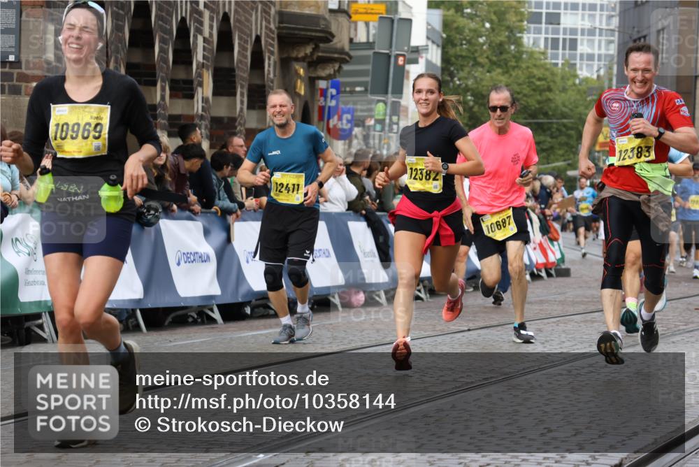 13.09.2026 - 21. swb-Marathon Bremen Strokosch-Dieckow http://msf.ph/oto/10358144 13.09.2026 10:57:23 Ziel 10157, 10408, 10578, 10610, 10700, 10772, 11000, 11079, 11236, 11292, 11328, 11484, 11667, 11946, 12032, 10177, 10300, 10394, 11106, 11245, 11365, 11480, 11498, 11734, 11965, 11966, 12037, 12111, 12222, 12372 meine-sportfotos.de