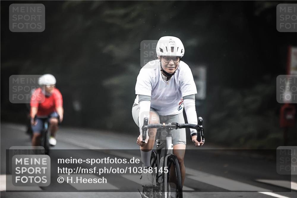 13.09.2026 - Stadtparktriathlon H.Heesch http://msf.ph/oto/10358145 13.09.2026 09:53:53 Radfahren 229, 232, 243, 251, 267, 274, 289, 328 meine-sportfotos.de