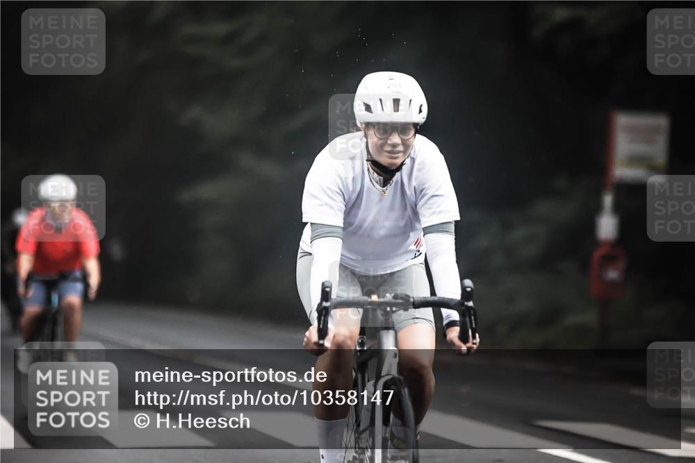 13.09.2026 - Stadtparktriathlon H.Heesch http://msf.ph/oto/10358147 13.09.2026 09:53:53 Radfahren 229, 232, 243, 251, 267, 274, 289, 328 meine-sportfotos.de