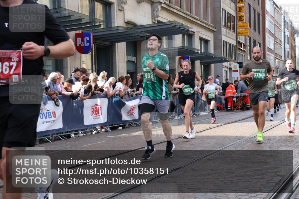 13.09.2026 - 21. swb-Marathon Bremen Strokosch-Dieckow http://msf.ph/oto/10358151 13.09.2026 13:34:52 Ziel 536, 1150, 2003, 2366, 2430, 2492, 2625, 2866, 3063, 3311, 3916, 4062, 4487, 4635, 4985, 5016, 5125, 5647, 6320, 6391, 6403, 6655, 6750, 6837, 7123, 7305, 7405, 7657, 7703, 7750, 7998, 8300, 8328, 8515, 8773, 9017, 9216, 9526, 9527, 13017, 13018, 13051, 13060, 489, 1210, 1395, 1871, 1967, 2413, 2525, 2561, 2755, 2831, 3052, 3058, 3181, 3217, 3353, 3380, 3388, 3765, 3768, 3842, 4537, 5378, 5415, 5488, 5684, 5694, 5760, 6085, 6627, 6655, 6756 meine-sportfotos.de