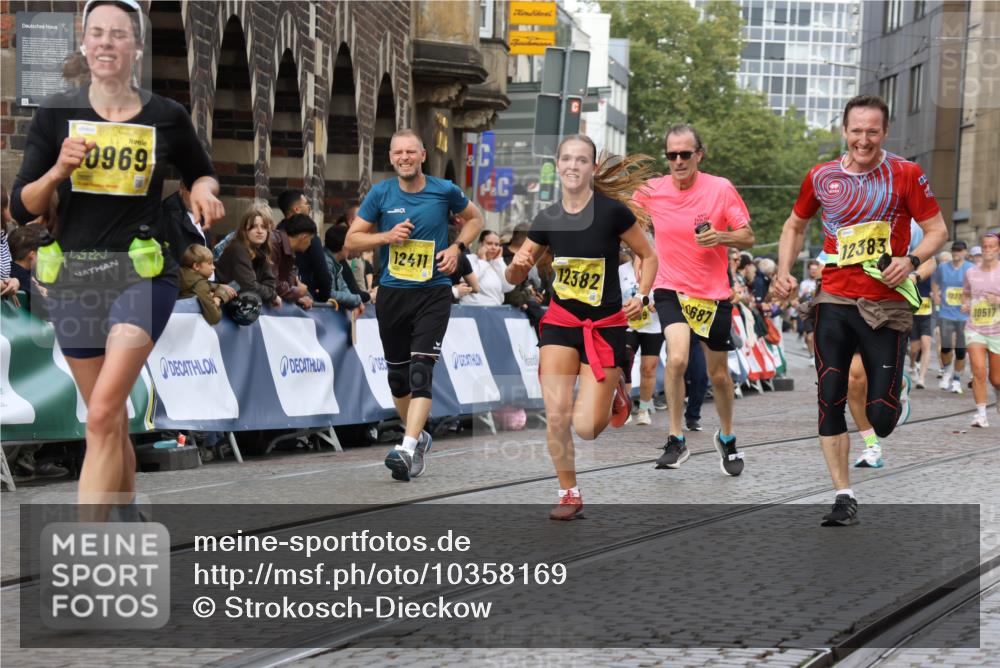 13.09.2026 - 21. swb-Marathon Bremen Strokosch-Dieckow http://msf.ph/oto/10358169 13.09.2026 10:57:23 Ziel 10157, 10408, 10578, 10610, 10700, 10772, 11000, 11079, 11236, 11292, 11328, 11484, 11667, 11946, 12032, 10177, 10300, 10394, 11106, 11245, 11365, 11480, 11498, 11734, 11965, 11966, 12037, 12111, 12222, 12372 meine-sportfotos.de