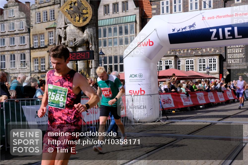 13.09.2026 - 21. swb-Marathon Bremen Tim E. http://msf.ph/oto/10358171 13.09.2026 12:53:36 Ziel 2585, 2670, 3080, 7650, 8081 meine-sportfotos.de