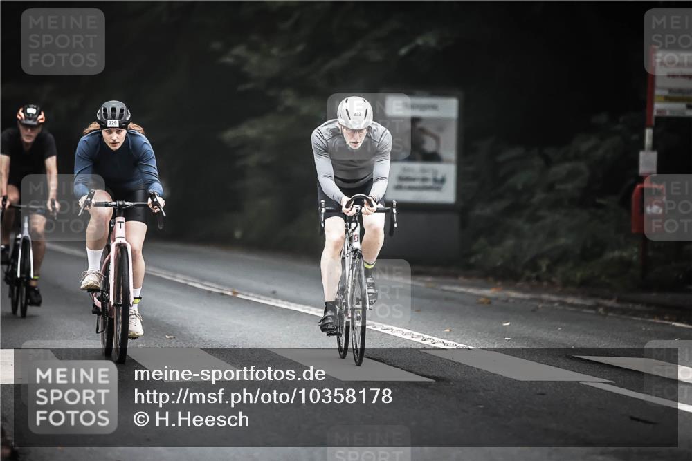13.09.2026 - Stadtparktriathlon H.Heesch http://msf.ph/oto/10358178 13.09.2026 09:53:56 Radfahren 229, 232, 243, 251, 261, 267, 274, 289 meine-sportfotos.de