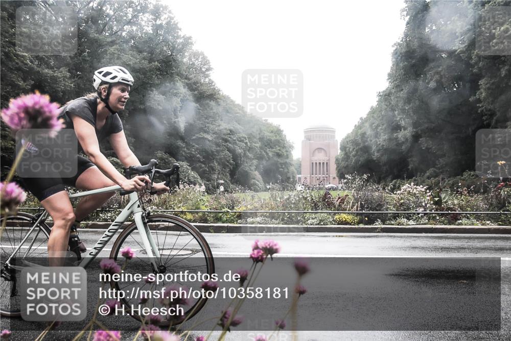 13.09.2026 - Stadtparktriathlon H.Heesch http://msf.ph/oto/10358181 13.09.2026 13:16:37 Radfahren 1249, 1327 meine-sportfotos.de