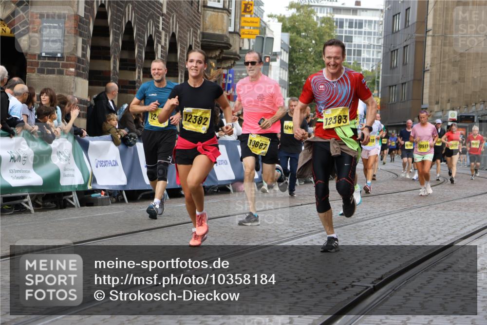 13.09.2026 - 21. swb-Marathon Bremen Strokosch-Dieckow http://msf.ph/oto/10358184 13.09.2026 10:57:24 Ziel 10157, 10166, 10408, 10578, 10700, 10772, 10969, 11000, 11079, 11236, 11292, 11328, 11484, 11667, 11946, 12032, 10177, 10300, 10394, 11106, 11245, 11365, 11480, 11498, 11734, 11965, 11966, 12037, 12111, 12222, 12372 meine-sportfotos.de