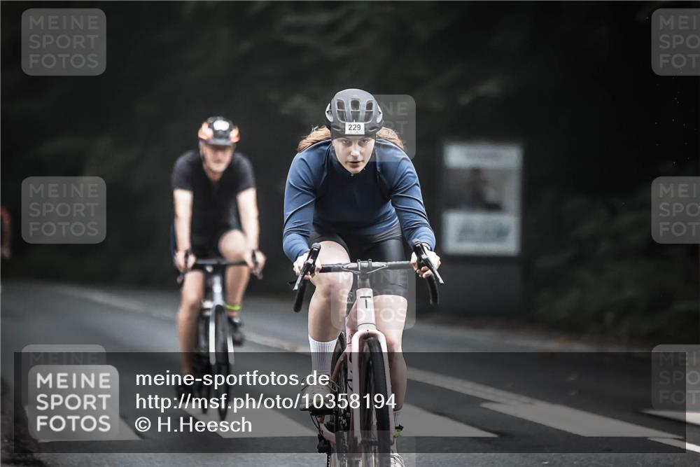 13.09.2026 - Stadtparktriathlon H.Heesch http://msf.ph/oto/10358194 13.09.2026 09:53:57 Radfahren 229, 232, 243, 251, 261, 267, 274, 289 meine-sportfotos.de