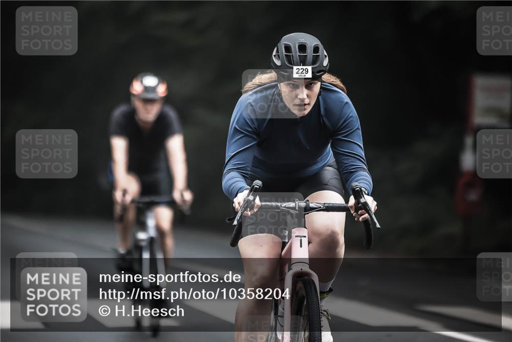 13.09.2026 - Stadtparktriathlon H.Heesch http://msf.ph/oto/10358204 13.09.2026 09:53:58 Radfahren 229, 232, 251, 261, 267, 274, 289 meine-sportfotos.de