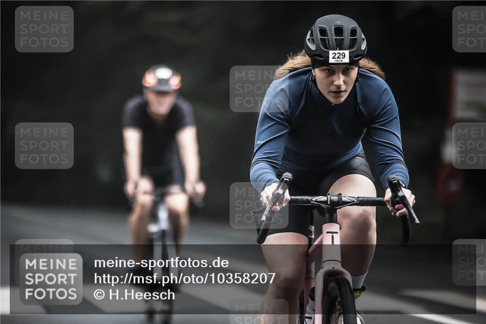 13.09.2026 - Stadtparktriathlon H.Heesch http://msf.ph/oto/10358207 13.09.2026 09:53:58 Radfahren 229, 232, 251, 261, 267, 274, 289 meine-sportfotos.de