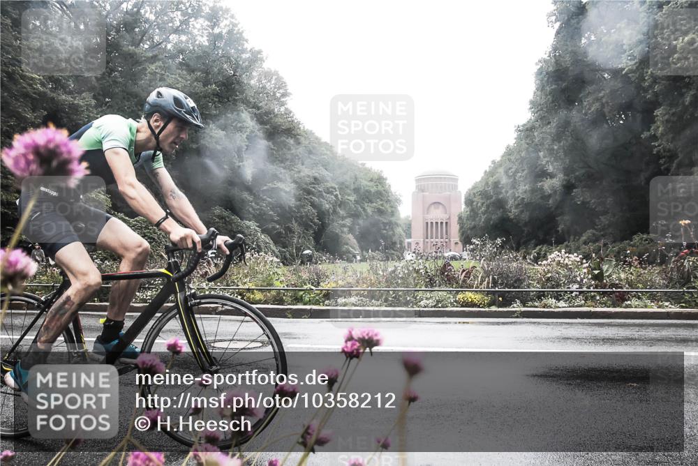 13.09.2026 - Stadtparktriathlon H.Heesch http://msf.ph/oto/10358212 13.09.2026 13:17:16 Radfahren 1239, 1319, 1324, 1422 meine-sportfotos.de