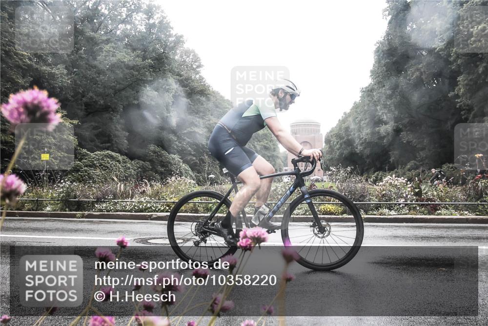 13.09.2026 - Stadtparktriathlon H.Heesch http://msf.ph/oto/10358220 13.09.2026 13:17:18 Radfahren 1239, 1319, 1324, 1422 meine-sportfotos.de