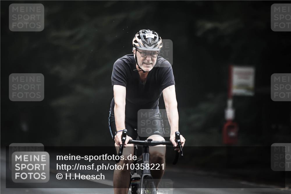13.09.2026 - Stadtparktriathlon H.Heesch http://msf.ph/oto/10358221 13.09.2026 09:53:59 Radfahren 229, 232, 251, 261, 267, 274 meine-sportfotos.de