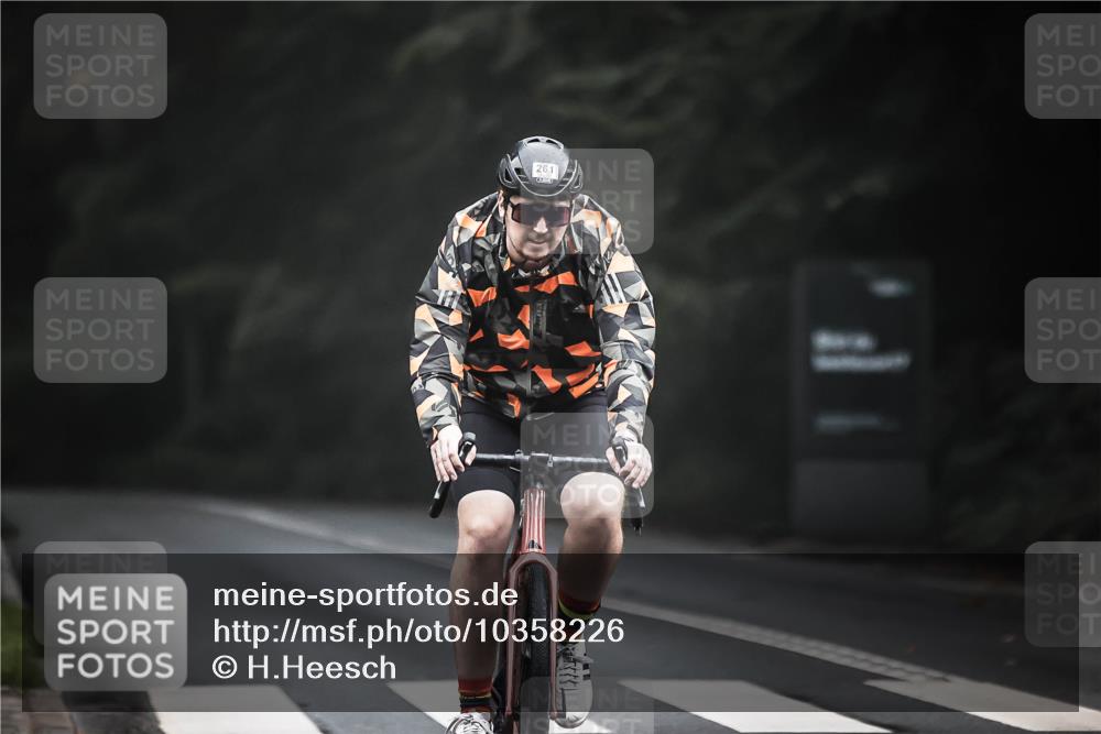 13.09.2026 - Stadtparktriathlon H.Heesch http://msf.ph/oto/10358226 13.09.2026 09:54:02 Radfahren 229, 232, 261, 267 meine-sportfotos.de