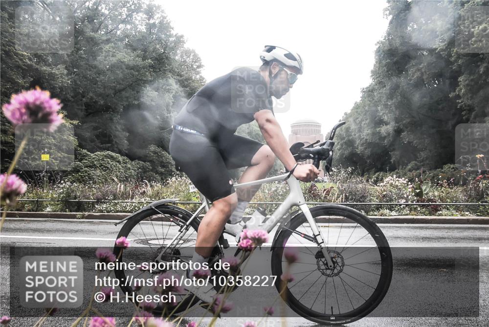 13.09.2026 - Stadtparktriathlon H.Heesch http://msf.ph/oto/10358227 13.09.2026 13:17:20 Radfahren 1239, 1319, 1324, 1422 meine-sportfotos.de