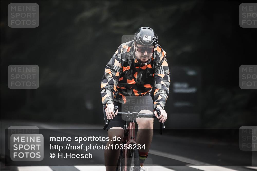 13.09.2026 - Stadtparktriathlon H.Heesch http://msf.ph/oto/10358234 13.09.2026 09:54:02 Radfahren 229, 232, 261, 267 meine-sportfotos.de