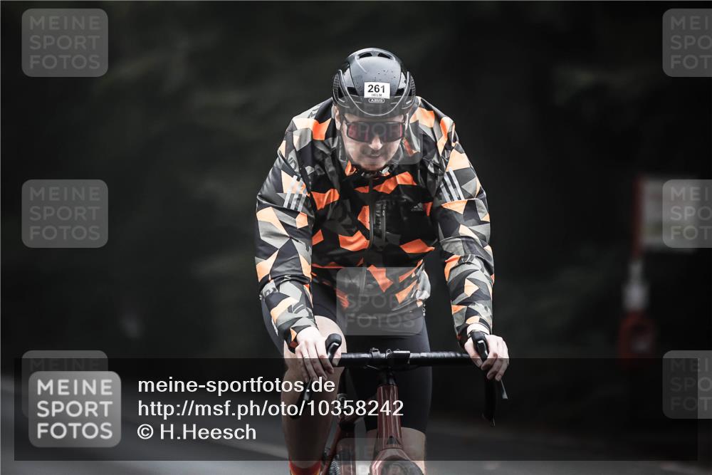 13.09.2026 - Stadtparktriathlon H.Heesch http://msf.ph/oto/10358242 13.09.2026 09:54:02 Radfahren 229, 232, 261, 267 meine-sportfotos.de