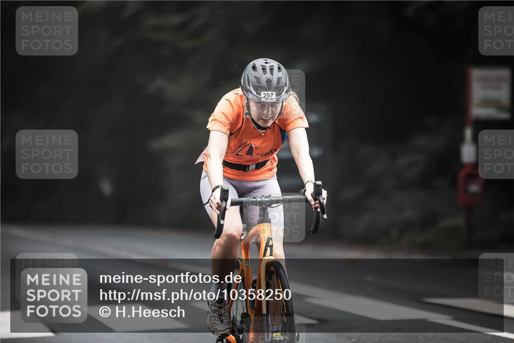 13.09.2026 - Stadtparktriathlon H.Heesch http://msf.ph/oto/10358250 13.09.2026 09:54:16 Radfahren 216, 226, 257 meine-sportfotos.de