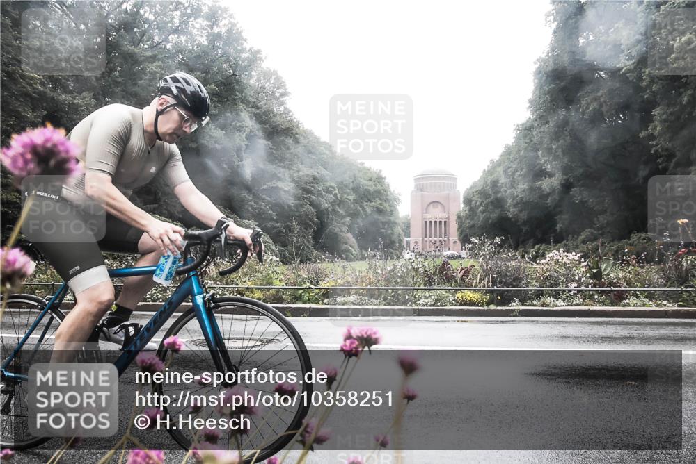 13.09.2026 - Stadtparktriathlon H.Heesch http://msf.ph/oto/10358251 13.09.2026 13:17:47 Radfahren 1231, 1375, 1405 meine-sportfotos.de