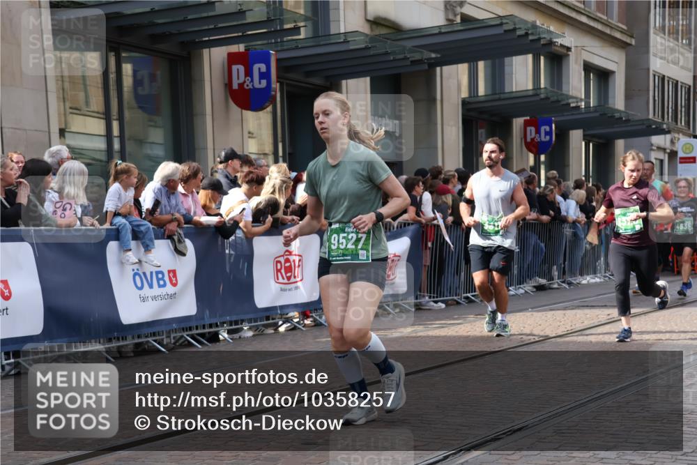 13.09.2026 - 21. swb-Marathon Bremen Strokosch-Dieckow http://msf.ph/oto/10358257 13.09.2026 13:34:56 Ziel 536, 1150, 2003, 2090, 2366, 2492, 2625, 2866, 3063, 3311, 3621, 3916, 4062, 4487, 4635, 4985, 5016, 5125, 5647, 6315, 6320, 6391, 6403, 6418, 6750, 6837, 7123, 7305, 7377, 7405, 7657, 7703, 7750, 7998, 8300, 8328, 8401, 8530, 8773, 8915, 9017, 9216, 9526, 9527, 13051, 13060, 489, 1210, 1395, 1967, 2413, 2430, 2525, 2561, 2755, 2831, 3052, 3058, 3181, 3217, 3353, 3380, 3388, 3765, 3768, 3842, 4537, 5378, 5415, 5684, 5694, 5760, 6085, 6627, 6655, 6756, 8515 meine-sportfotos.de