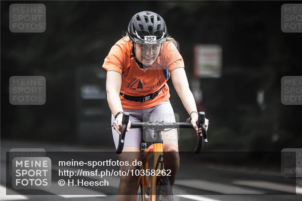 13.09.2026 - Stadtparktriathlon H.Heesch http://msf.ph/oto/10358262 13.09.2026 09:54:17 Radfahren 216, 226, 257, 302, 317 meine-sportfotos.de