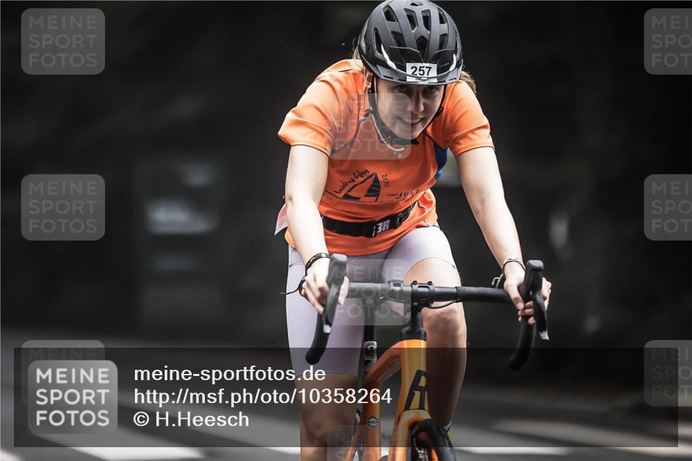 13.09.2026 - Stadtparktriathlon H.Heesch http://msf.ph/oto/10358264 13.09.2026 09:54:17 Radfahren 216, 226, 257, 302, 317 meine-sportfotos.de