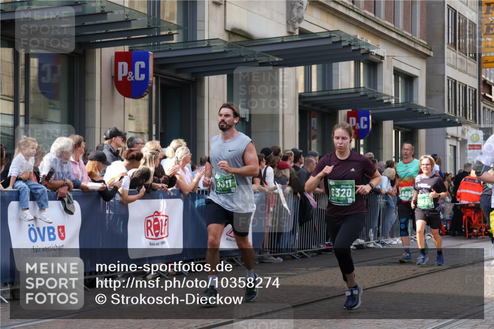 13.09.2026 - 21. swb-Marathon Bremen Strokosch-Dieckow http://msf.ph/oto/10358274 13.09.2026 13:34:57 Ziel 536, 1150, 2003, 2090, 2366, 2492, 2625, 2866, 3063, 3311, 3621, 3916, 4062, 4487, 4635, 4985, 5016, 5125, 5647, 6315, 6320, 6391, 6403, 6418, 6750, 6837, 7123, 7285, 7305, 7377, 7405, 7657, 7703, 7750, 7998, 8300, 8328, 8401, 8530, 8773, 8915, 9017, 9216, 9526, 9527, 13051, 13060, 489, 1210, 1395, 1967, 2413, 2430, 2525, 2561, 2755, 2831, 3052, 3058, 3181, 3217, 3353, 3380, 3388, 3765, 3768, 3842, 5378, 5415, 5684, 5694, 5760, 6085, 6403, 6627, 6655, 6756, 7405, 8515 meine-sportfotos.de