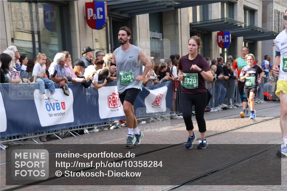 13.09.2026 - 21. swb-Marathon Bremen Strokosch-Dieckow http://msf.ph/oto/10358284 13.09.2026 13:34:57 Ziel 536, 1150, 2003, 2090, 2366, 2492, 2625, 2866, 3063, 3311, 3621, 3916, 4062, 4487, 4635, 4985, 5016, 5125, 5647, 6315, 6320, 6391, 6403, 6418, 6750, 6837, 7123, 7285, 7305, 7377, 7405, 7657, 7703, 7750, 7998, 8300, 8328, 8401, 8530, 8773, 8915, 9017, 9216, 9526, 9527, 13051, 13060, 489, 1210, 1395, 1967, 2413, 2430, 2525, 2561, 2755, 2831, 3052, 3058, 3181, 3217, 3353, 3380, 3388, 3765, 3768, 3842, 5378, 5415, 5684, 5694, 5760, 6085, 6403, 6627, 6655, 6756, 7405, 8515 meine-sportfotos.de