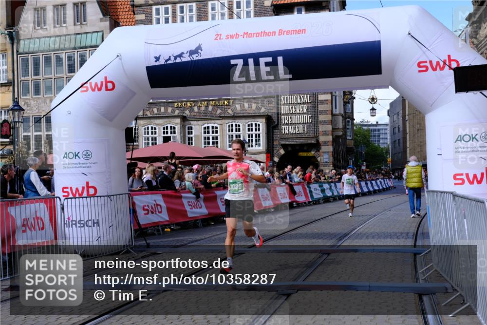 13.09.2026 - 21. swb-Marathon Bremen Tim E. http://msf.ph/oto/10358287 13.09.2026 12:53:50 Ziel 1089, 1168, 1606, 2352, 3080, 3606 meine-sportfotos.de