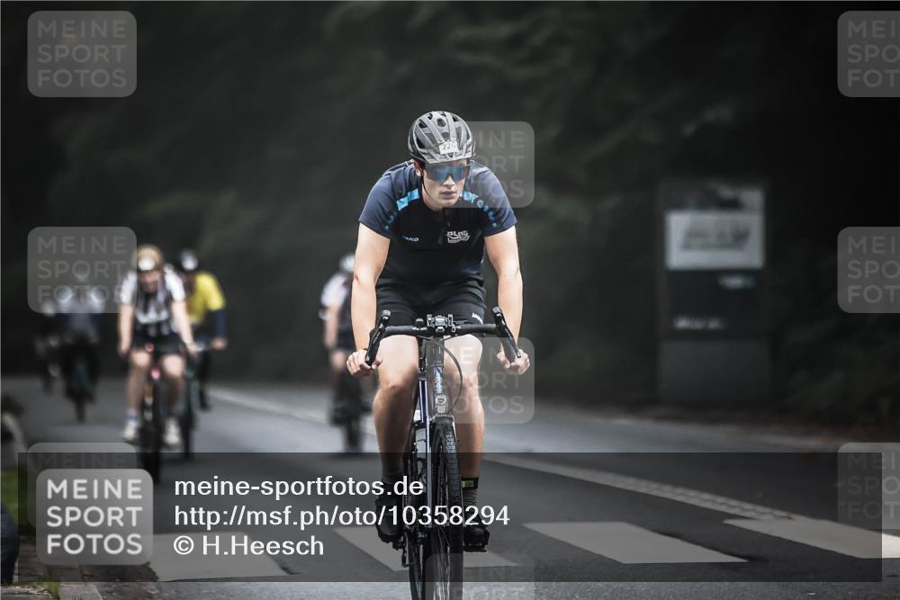 13.09.2026 - Stadtparktriathlon H.Heesch http://msf.ph/oto/10358294 13.09.2026 09:54:21 Radfahren 216, 223, 226, 257, 298, 302, 317 meine-sportfotos.de