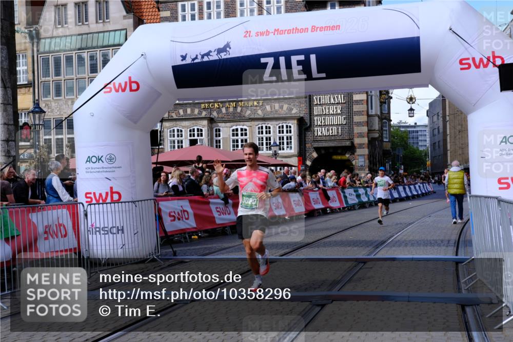 13.09.2026 - 21. swb-Marathon Bremen Tim E. http://msf.ph/oto/10358296 13.09.2026 12:53:50 Ziel 1089, 1168, 1606, 2352, 3080, 3606 meine-sportfotos.de