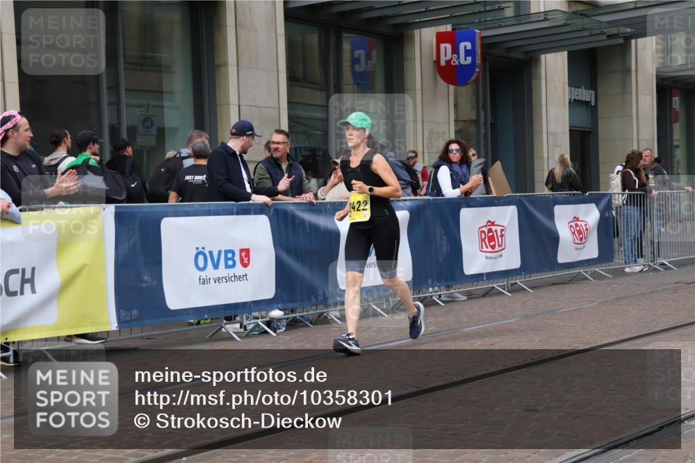 13.09.2026 - 21. swb-Marathon Bremen Strokosch-Dieckow http://msf.ph/oto/10358301 13.09.2026 11:18:31 Ziel 10005, 10202, 10264, 10344, 10524, 10568, 10997, 11443, 11629, 11794, 12090, 12371, 12422, 12561, 10176, 10191, 10192, 10194, 10459, 10513, 10535, 10600, 10651, 10895, 10899, 12177, 12178, 12561 meine-sportfotos.de