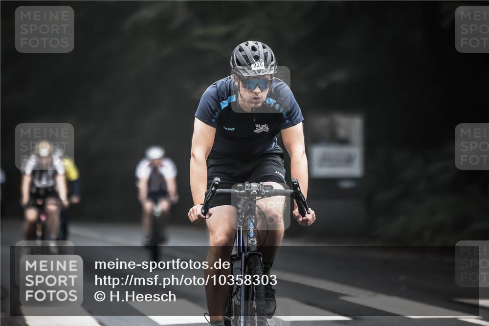 13.09.2026 - Stadtparktriathlon H.Heesch http://msf.ph/oto/10358303 13.09.2026 09:54:21 Radfahren 216, 223, 226, 257, 298, 302, 317 meine-sportfotos.de