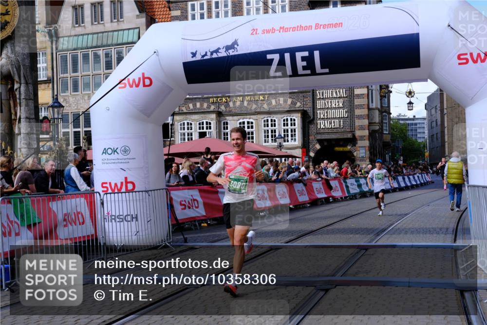 13.09.2026 - 21. swb-Marathon Bremen Tim E. http://msf.ph/oto/10358306 13.09.2026 12:53:50 Ziel 1089, 1168, 1606, 2352, 3080, 3606 meine-sportfotos.de