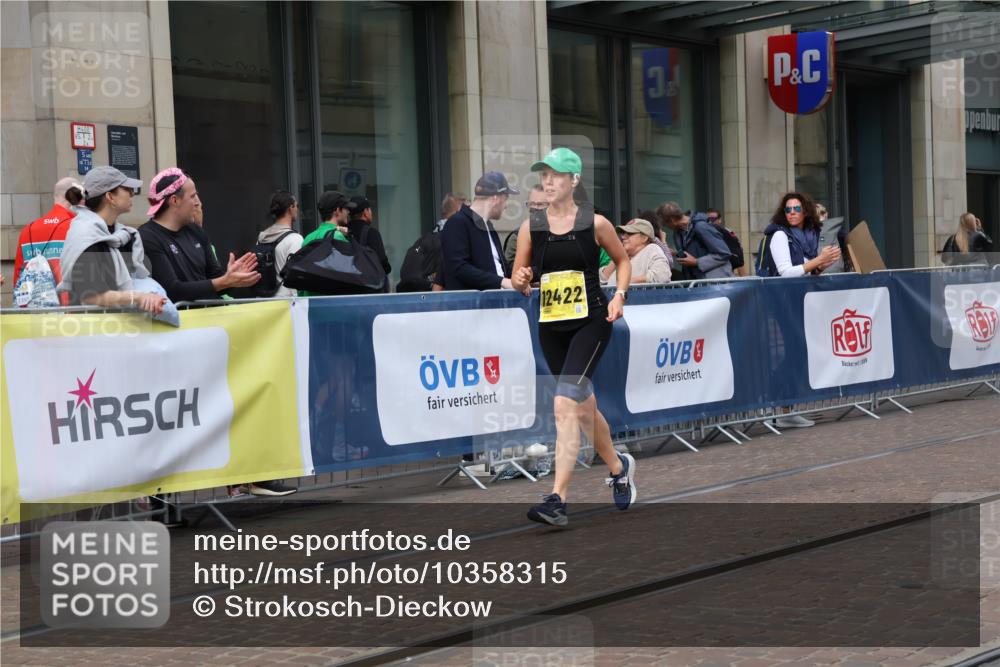 13.09.2026 - 21. swb-Marathon Bremen Strokosch-Dieckow http://msf.ph/oto/10358315 13.09.2026 11:18:31 Ziel 10005, 10202, 10264, 10344, 10524, 10568, 10997, 11443, 11629, 11794, 12090, 12371, 12422, 12561, 10176, 10191, 10192, 10194, 10459, 10513, 10535, 10600, 10651, 10895, 10899, 12177, 12178, 12561 meine-sportfotos.de
