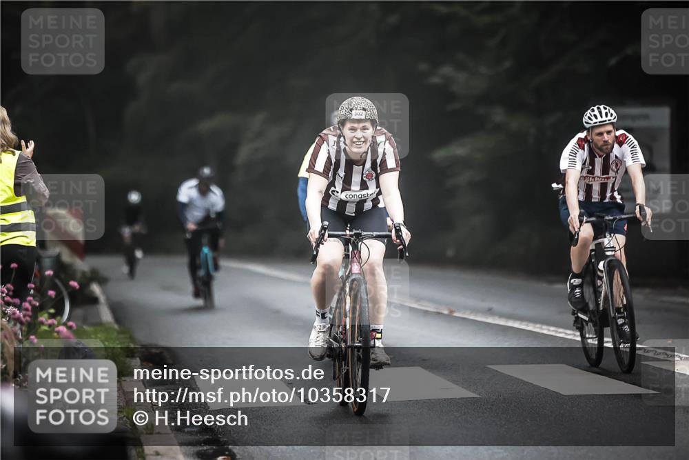 13.09.2026 - Stadtparktriathlon H.Heesch http://msf.ph/oto/10358317 13.09.2026 09:54:23 Radfahren 216, 223, 226, 298, 302, 309, 317 meine-sportfotos.de