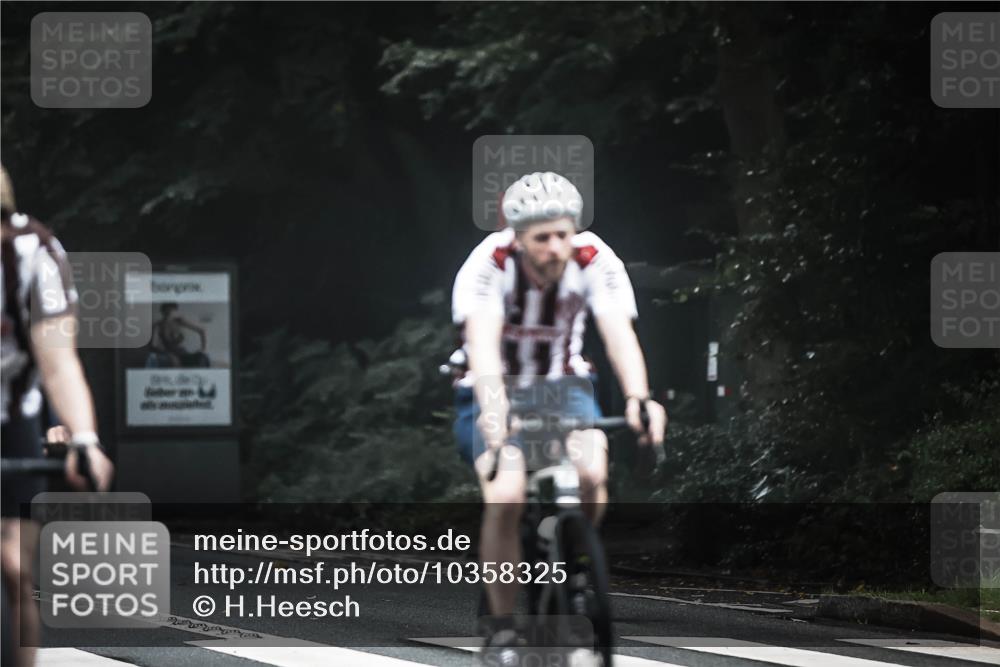 13.09.2026 - Stadtparktriathlon H.Heesch http://msf.ph/oto/10358325 13.09.2026 09:54:24 Radfahren 216, 223, 226, 298, 302, 309, 317 meine-sportfotos.de